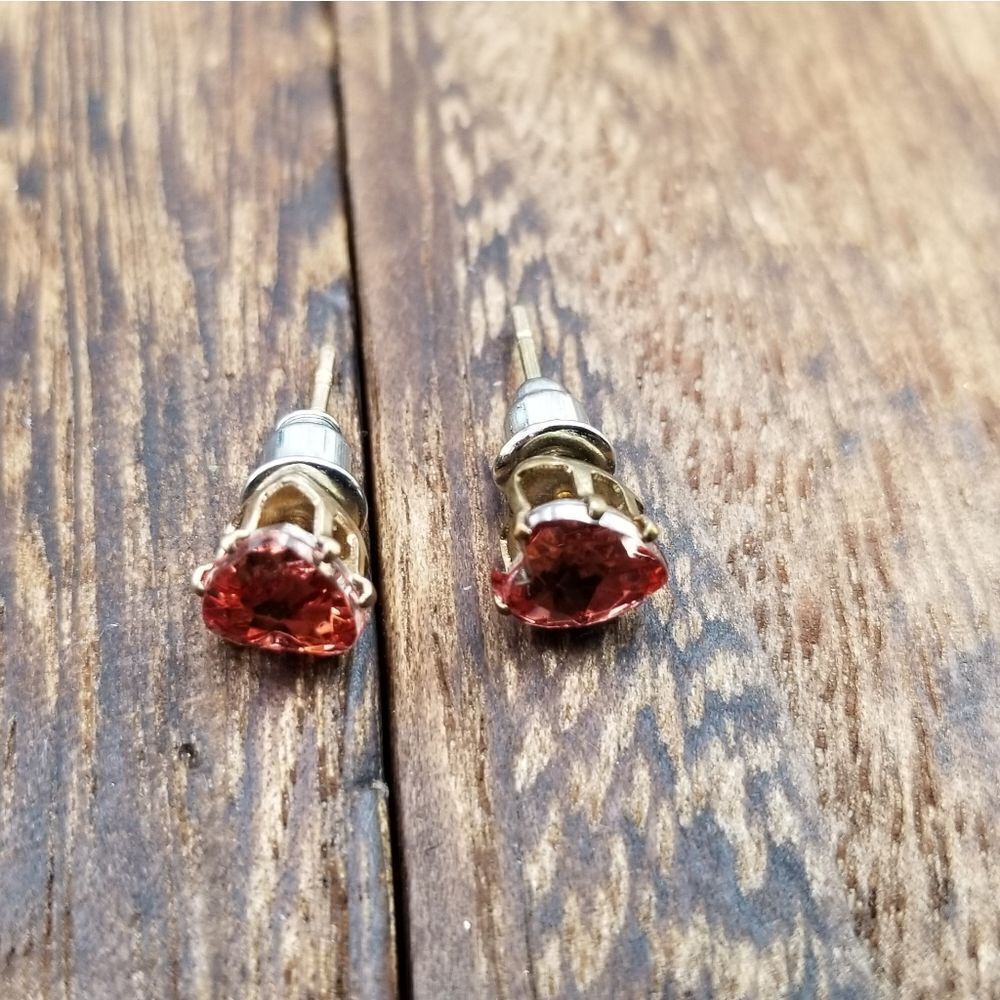 Lovers quest ruby crystal heart earrings E252